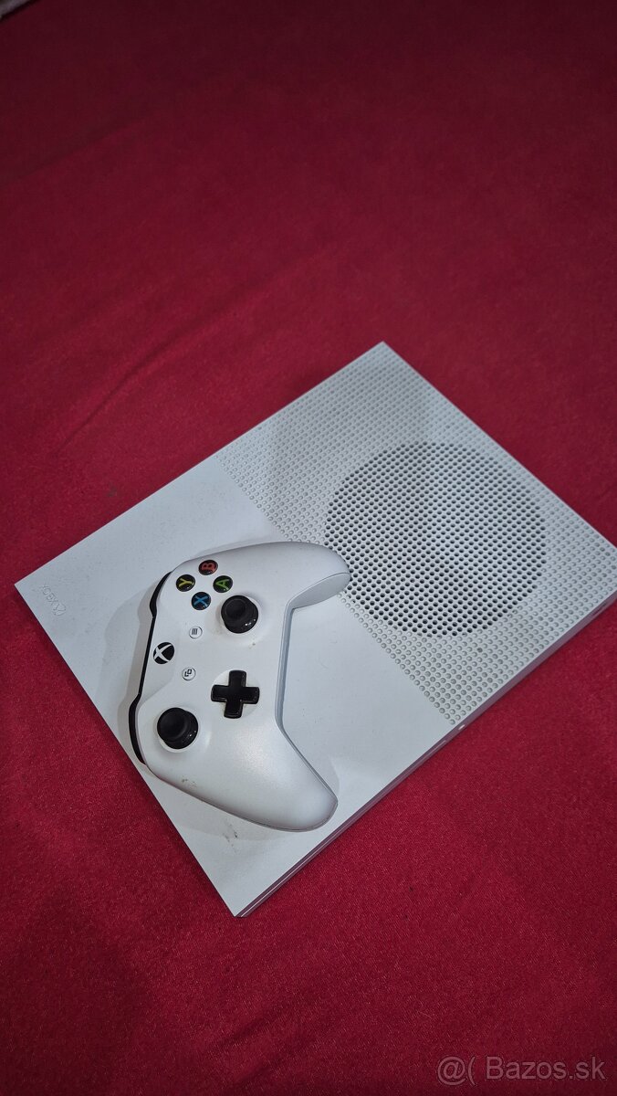 Xbox one s 1TB + 10hier