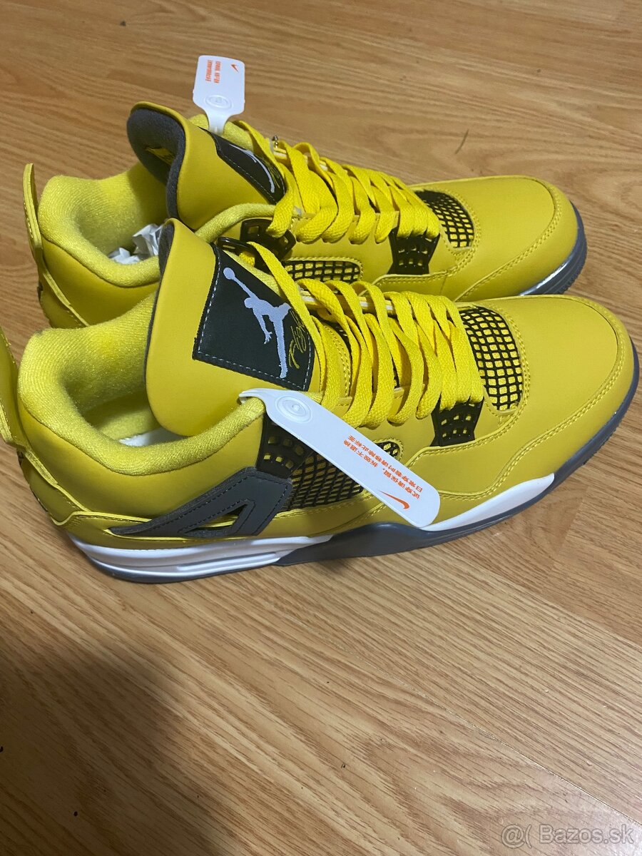 Nike Air Jordan 4 Retro Lightning 44 veľkosť