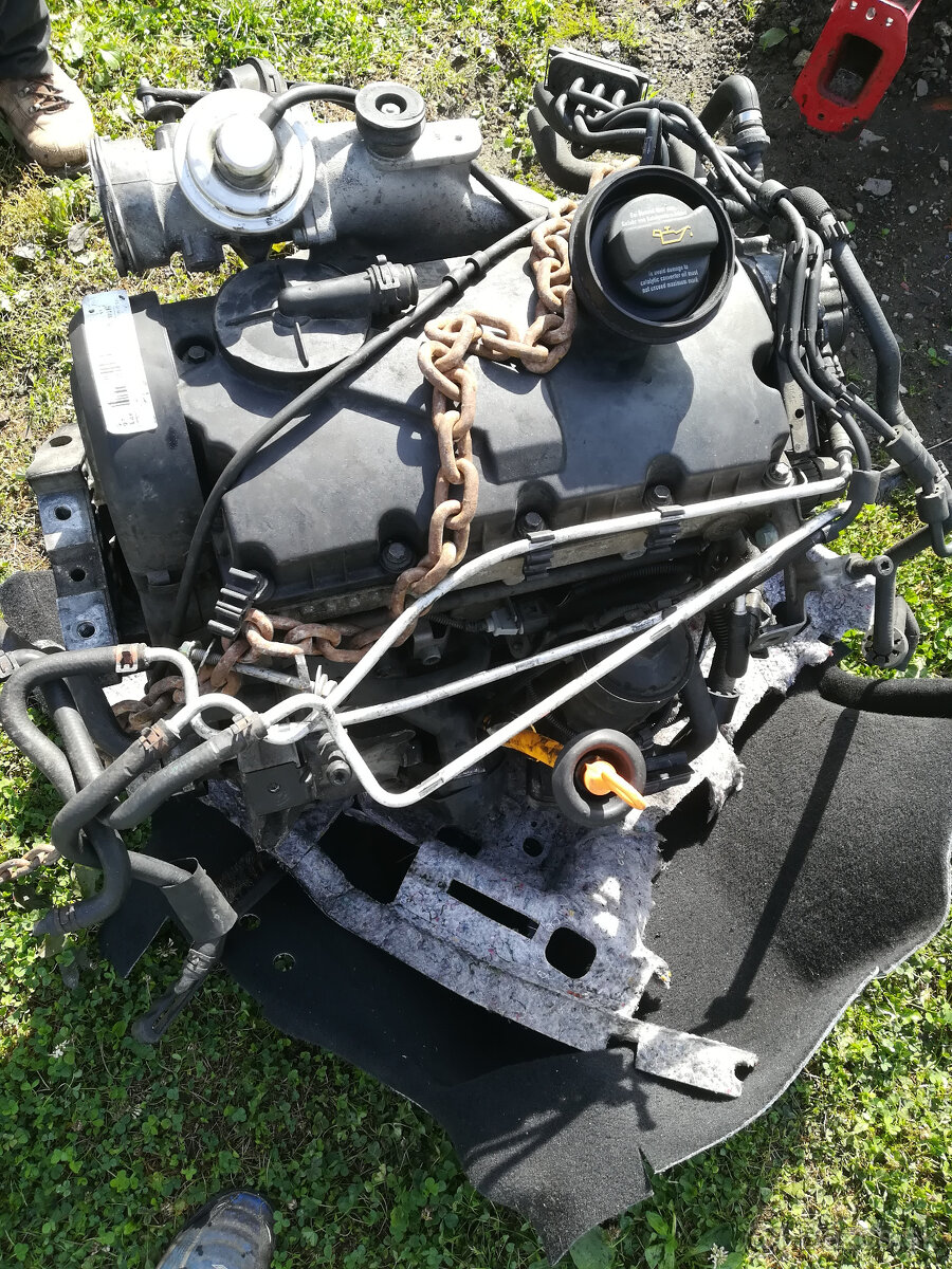 vstrek, trysky, hlava, blok, motor, octavia 1,9 tdi 77kw PD