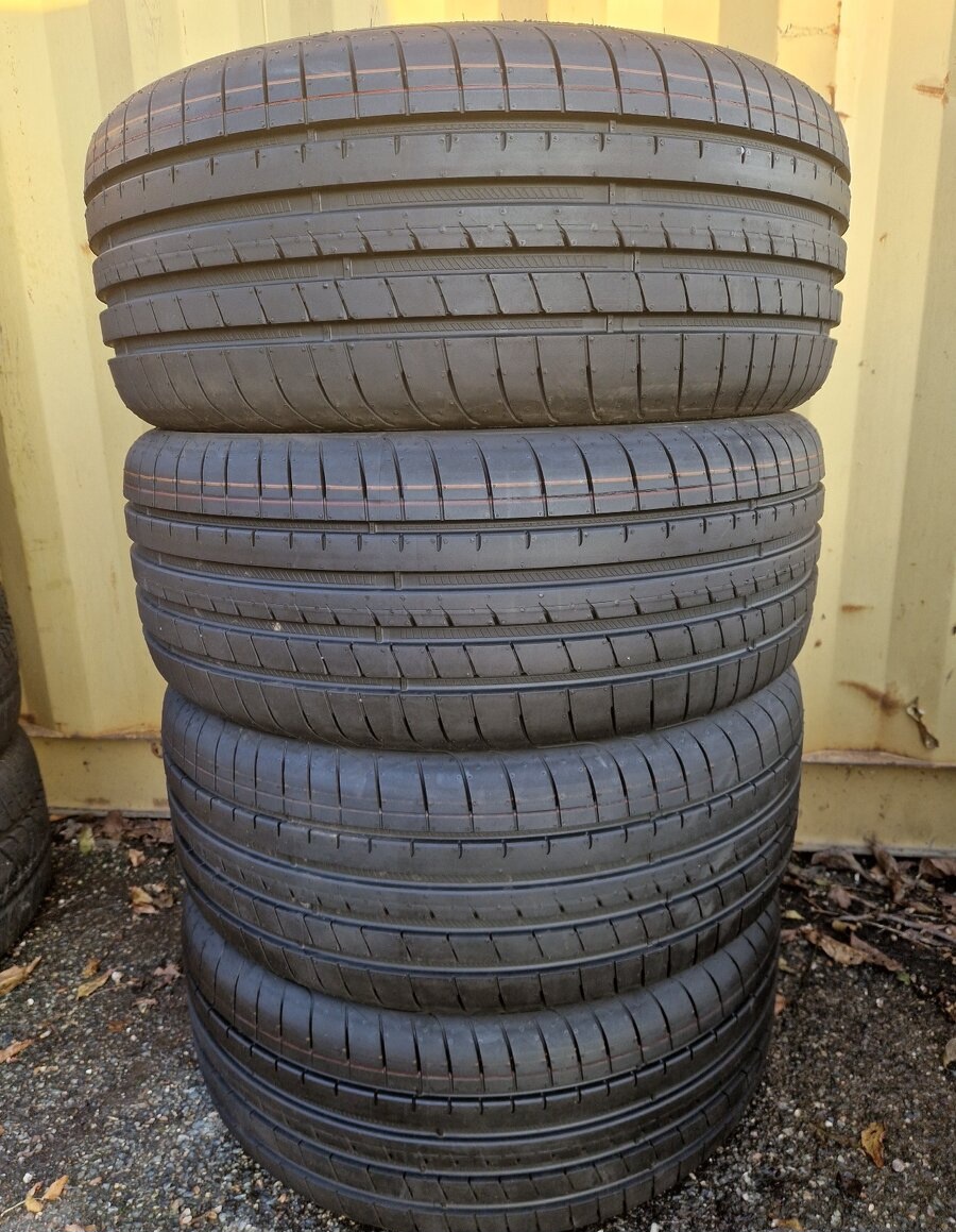 Predám 4-letné pneumatiky Continental 245/40 R19