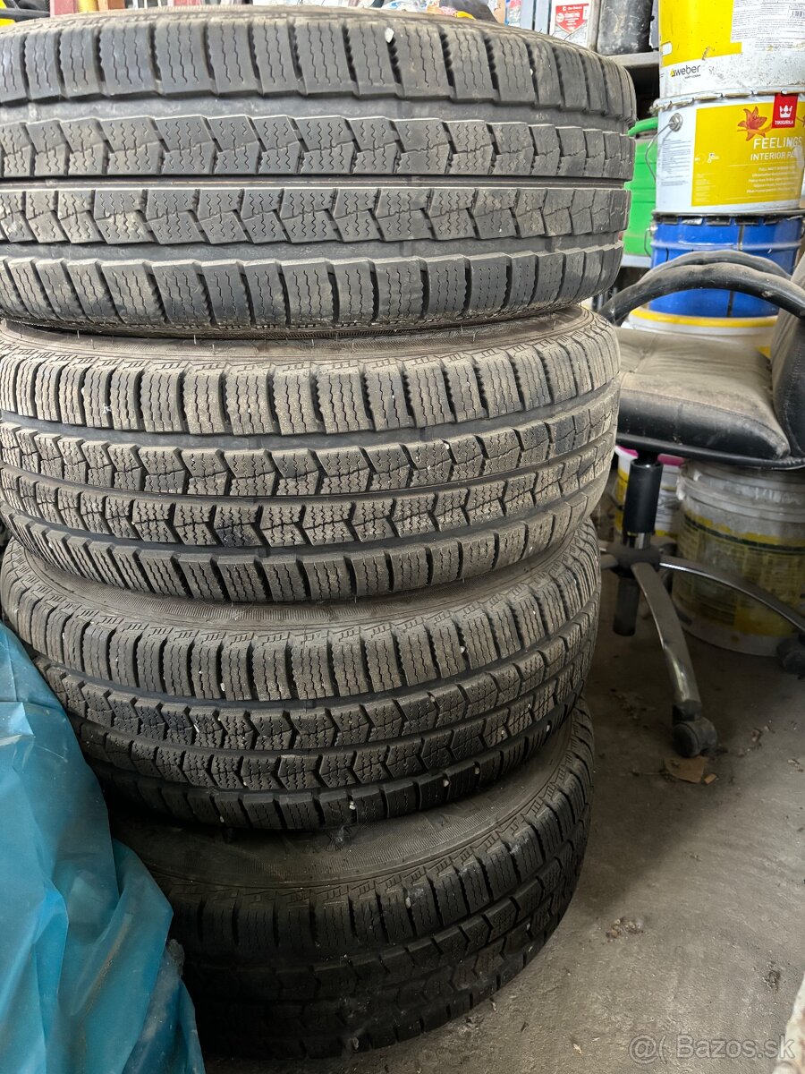 225/70r15c