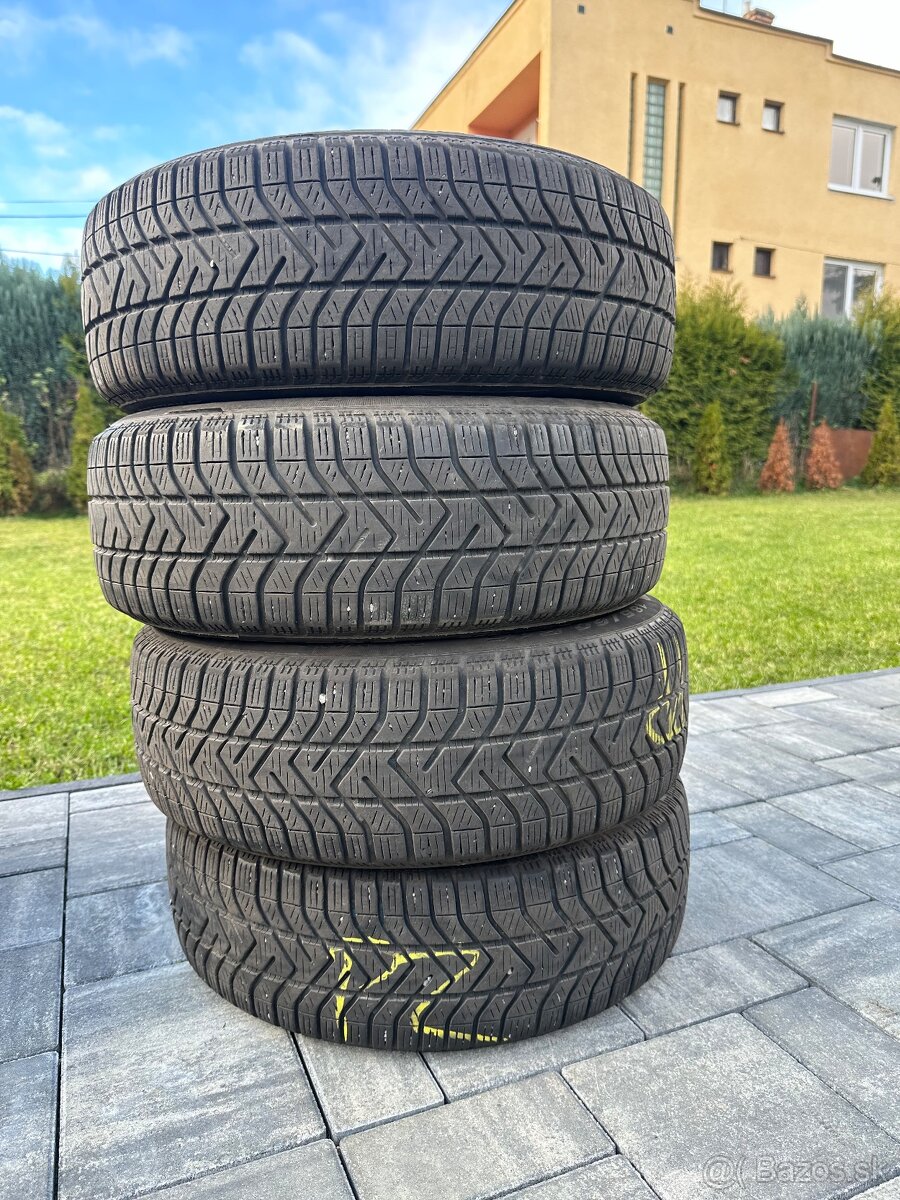 Predam 185/60 R15 zimne pneumatiky