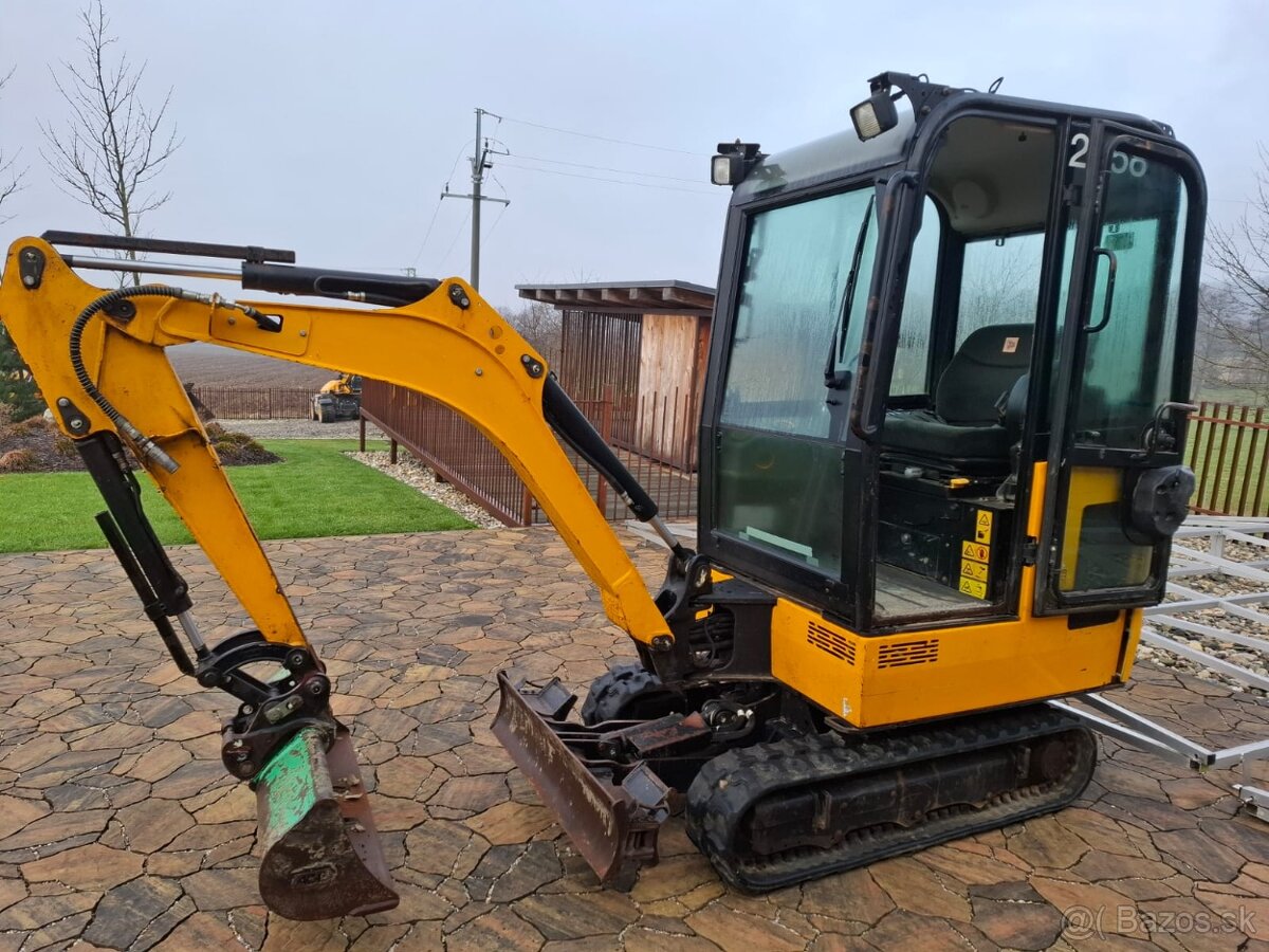 Minibagr JCB 16C-1, rok výroby 2019, 881 mth, TOP