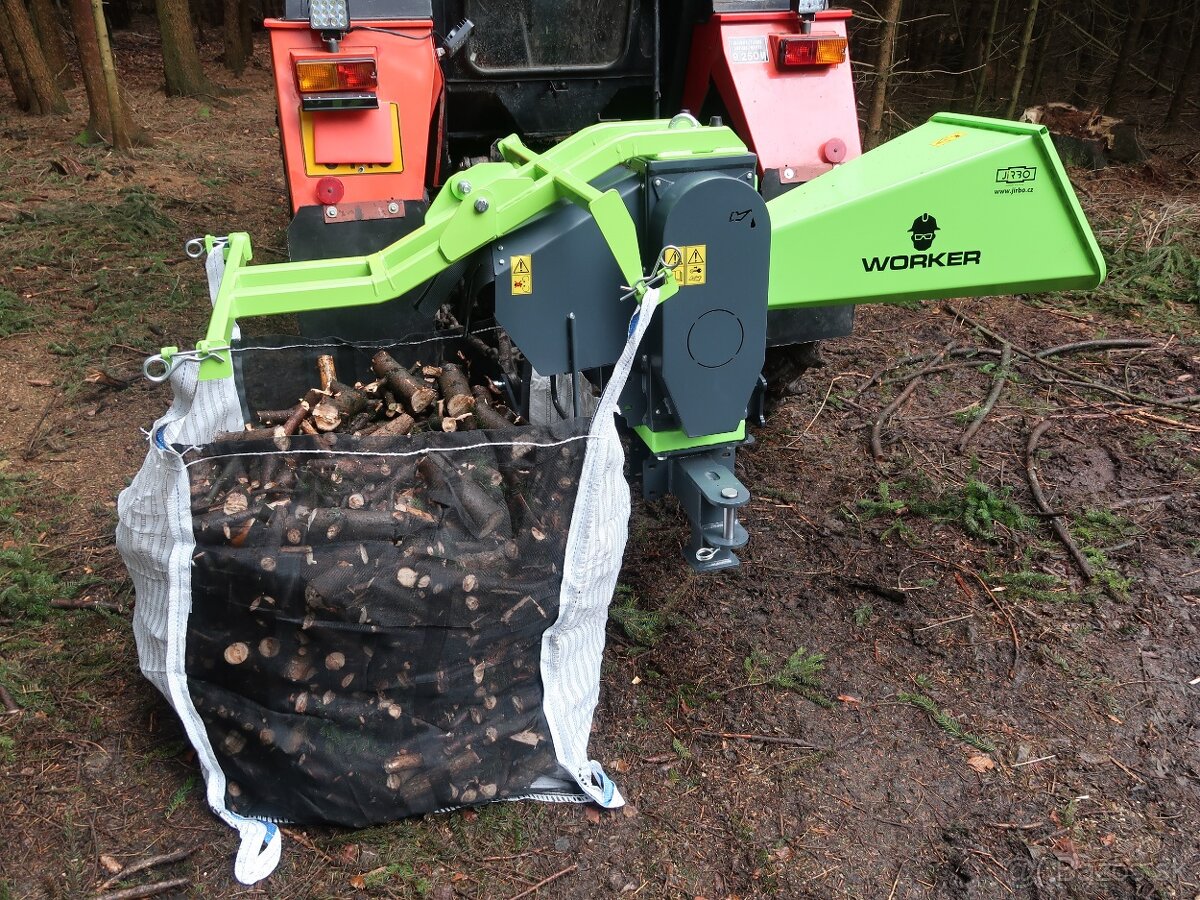 špalíkovač za traktor do 120mm a plněním big bag