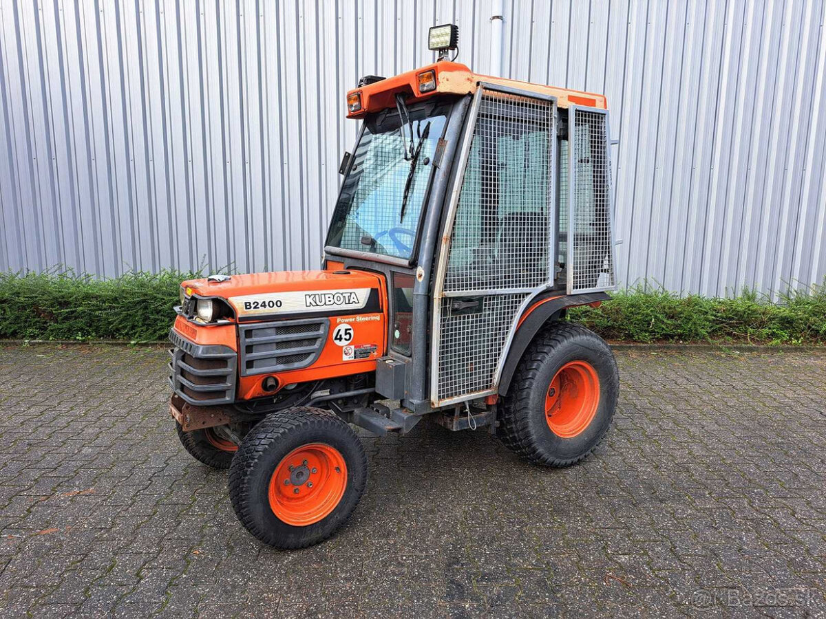 Traktor Kubota B2400