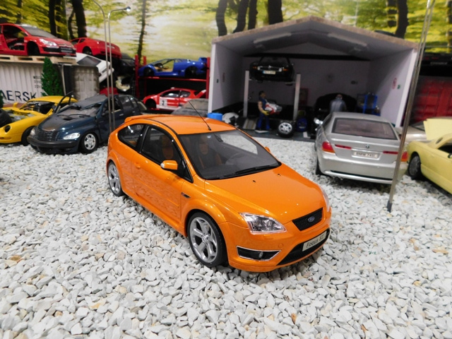 model auta Ford Focus ST Mk2  Otto mobile 1:18