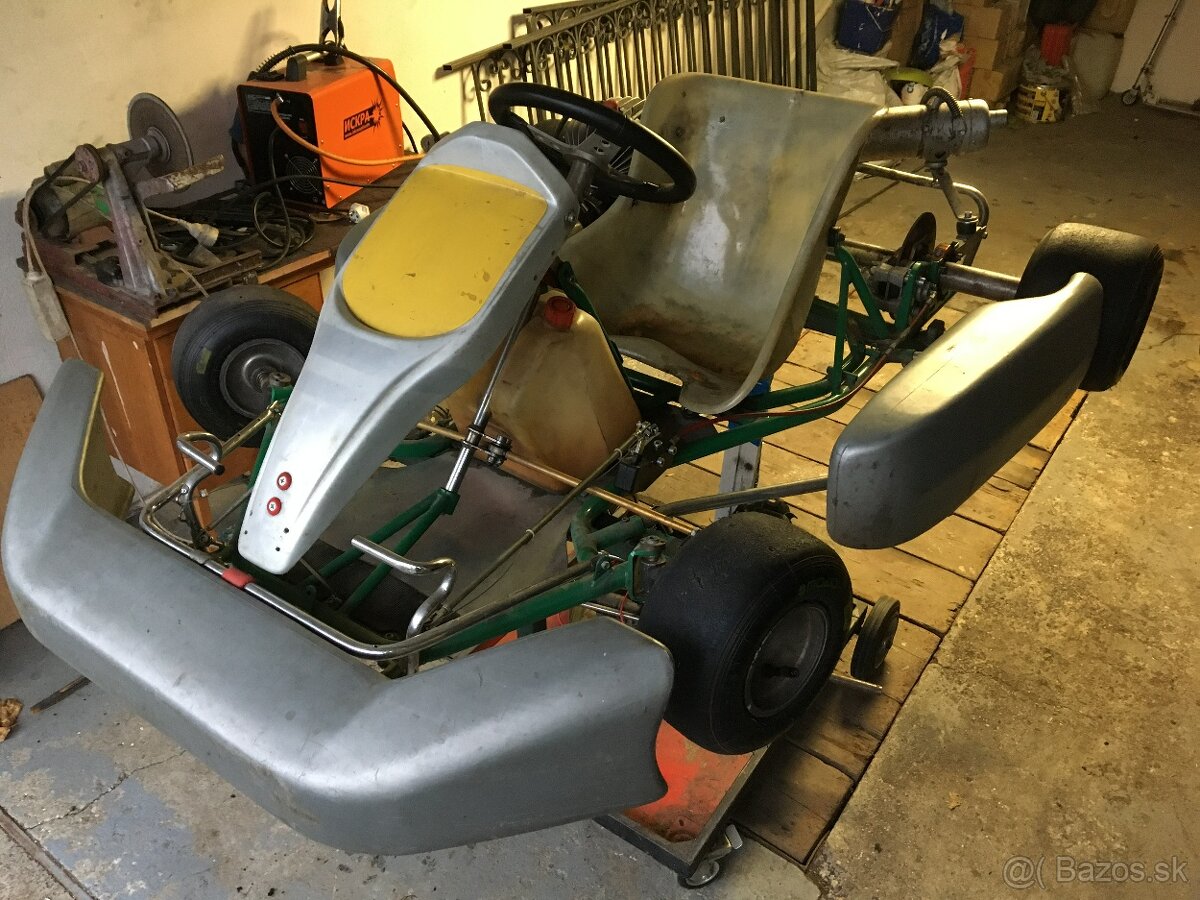 Motokára Tony Kart, motor CRG 100