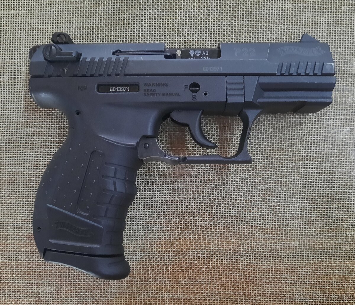 Pištoľ samonabíjacia Walther P22