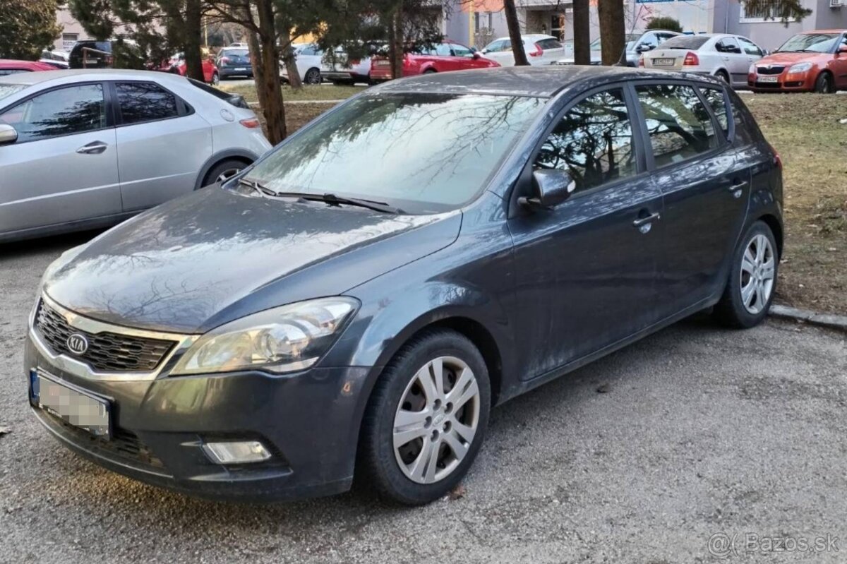 Kia Cee'd 1,4 rok 2010