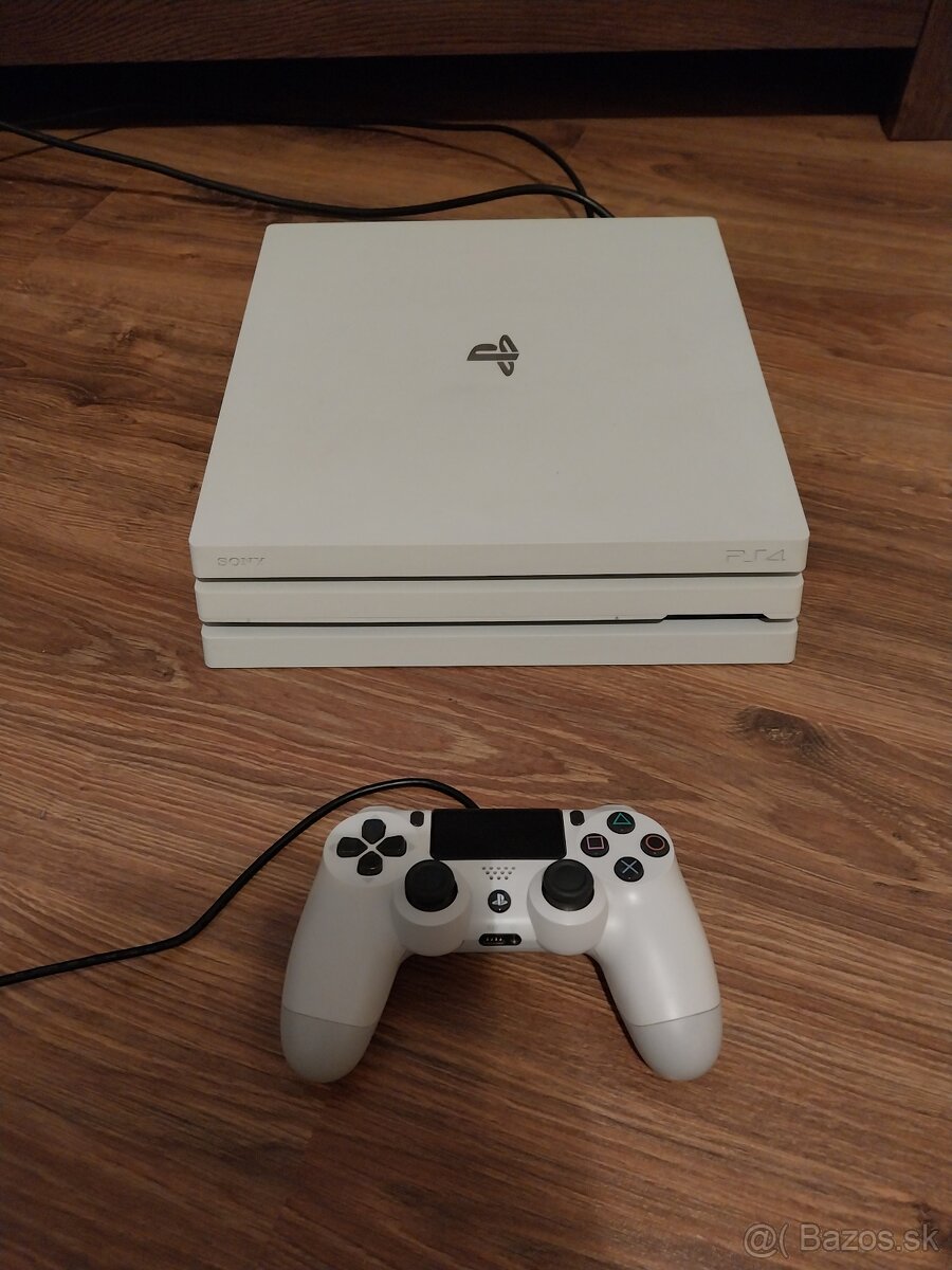 Predám Playstation PS4 Pro