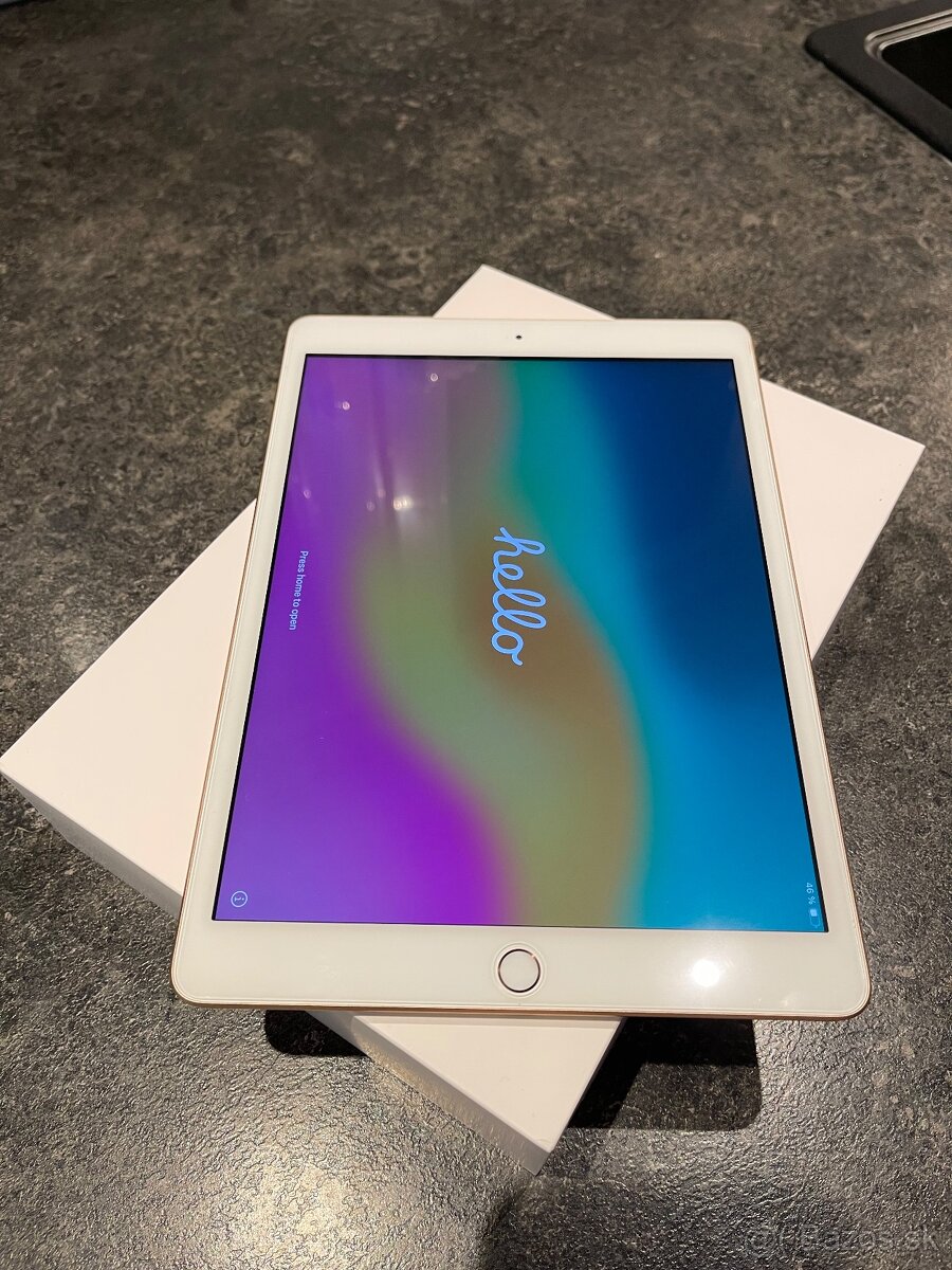 iPad 7 th generation wifi 32 GB rose gold