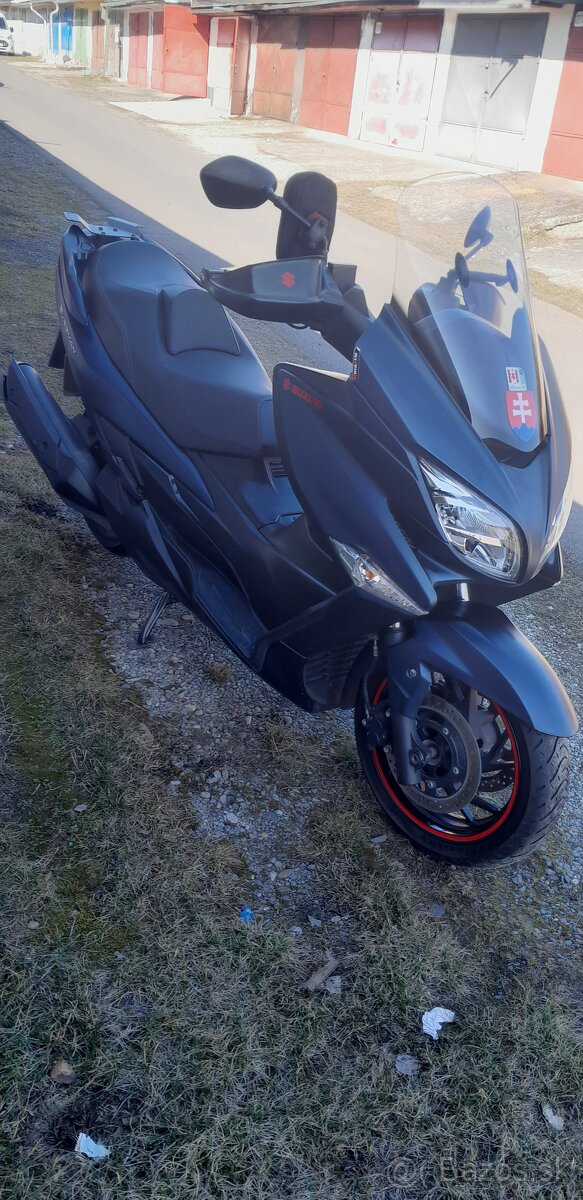 Predam Suzuki burgman 400 r.v 2019, 2900e