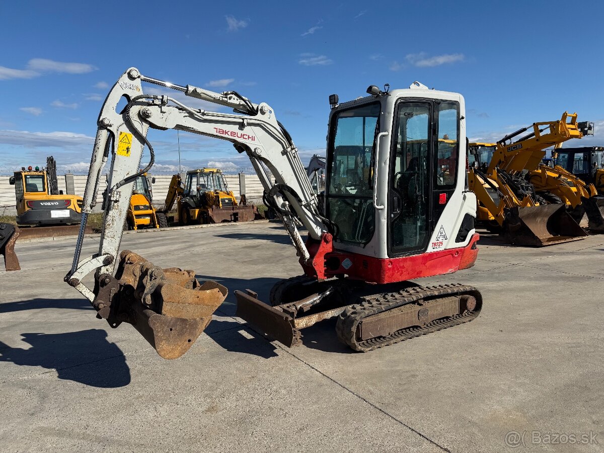 Takeuchi Tb225 / 2018 mini bager