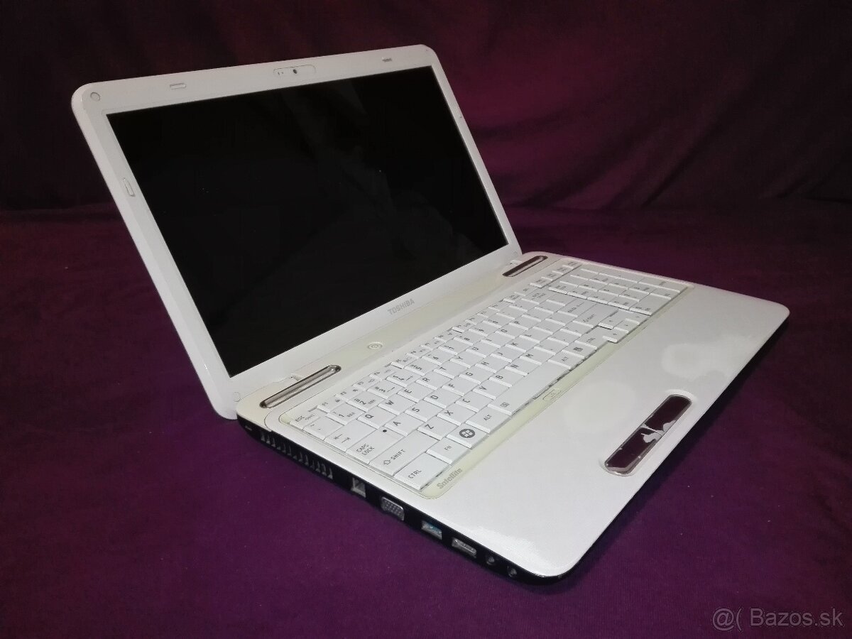 Toshiba i3 4 x 2,1. 15,6" LED. SSD 128 GB.RAM 4 GB.