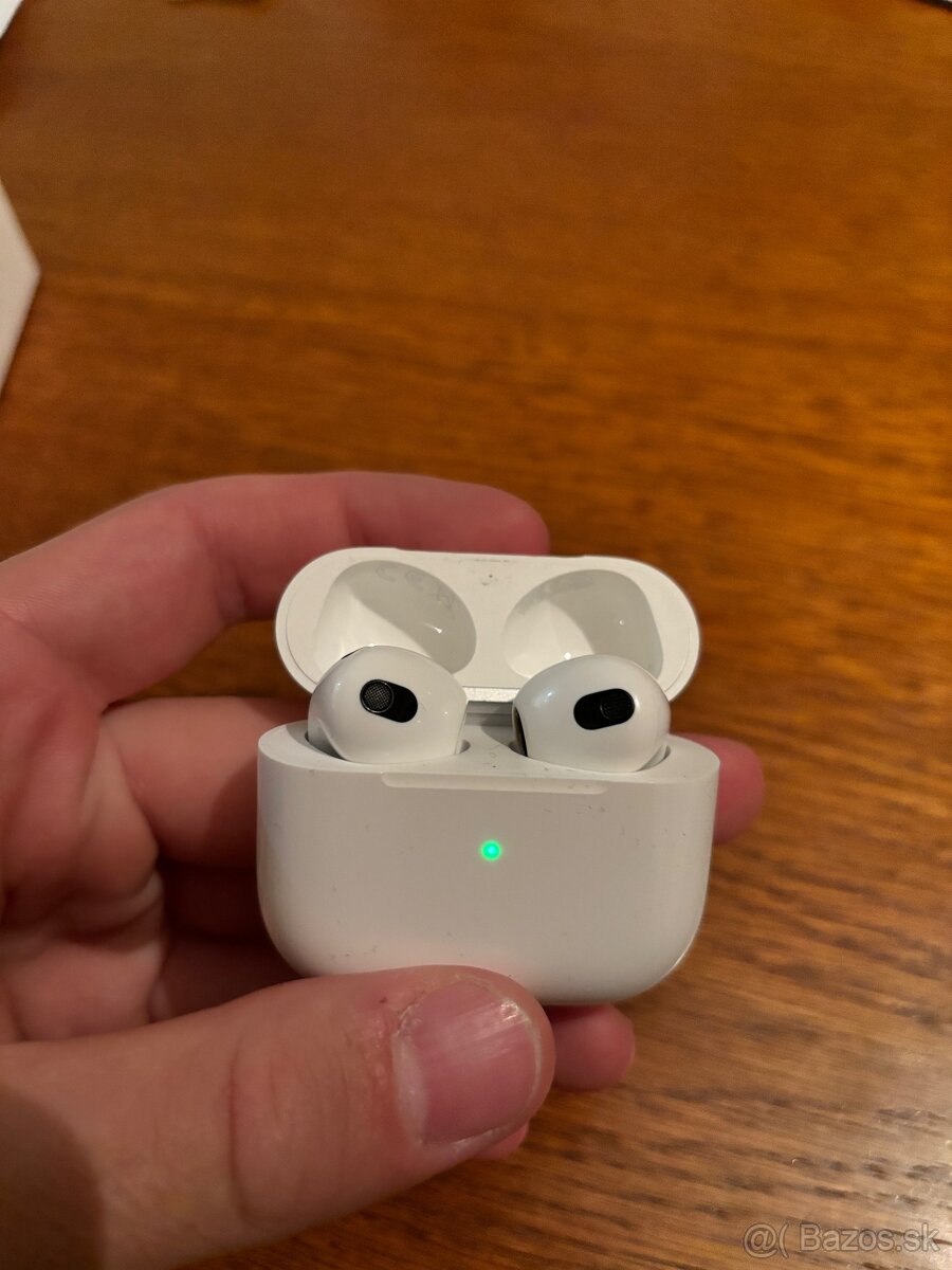 AirPods 3 generácia