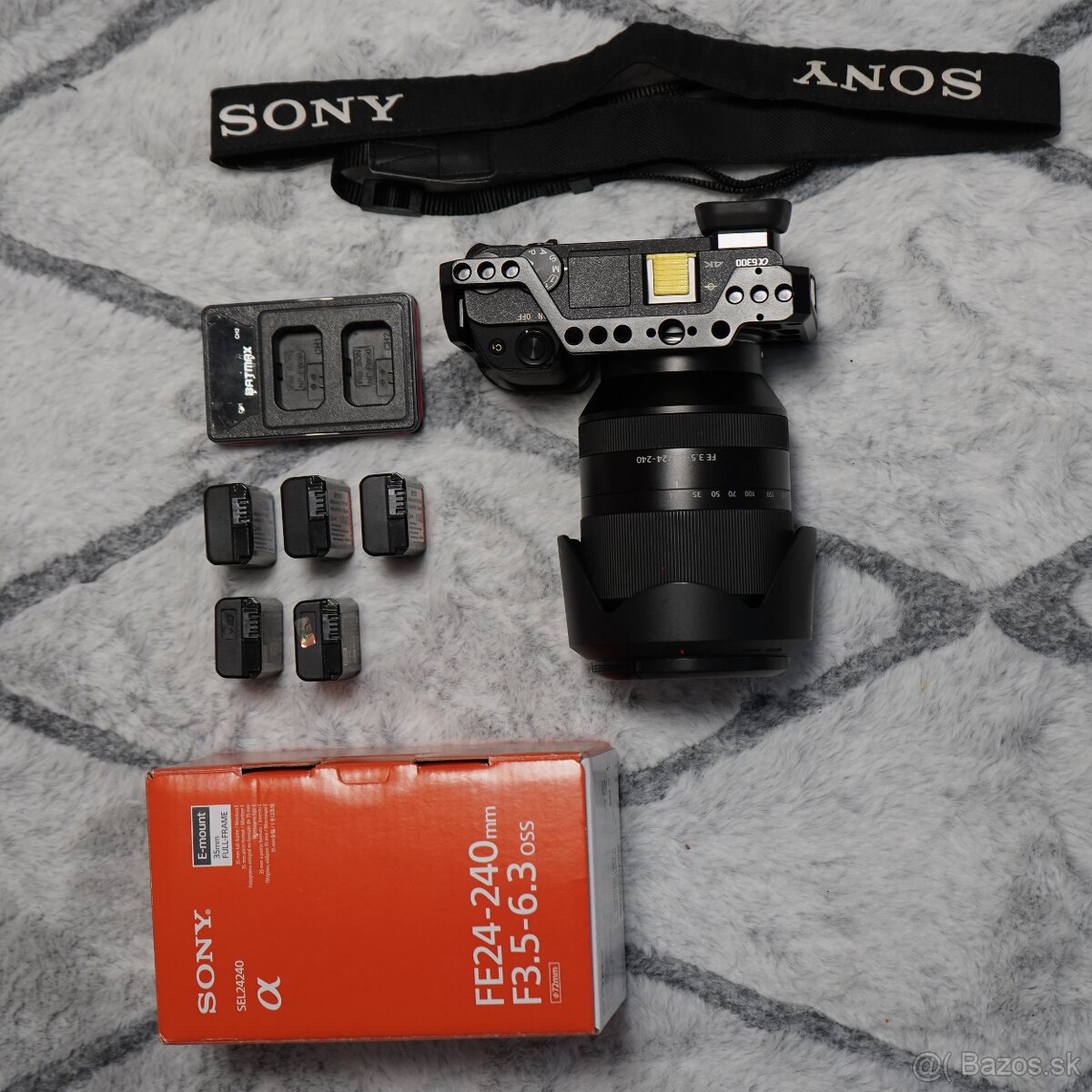 Sony A6300 + smallrig klietka + Sony 24-240mm f/3.5-6.3 OSS