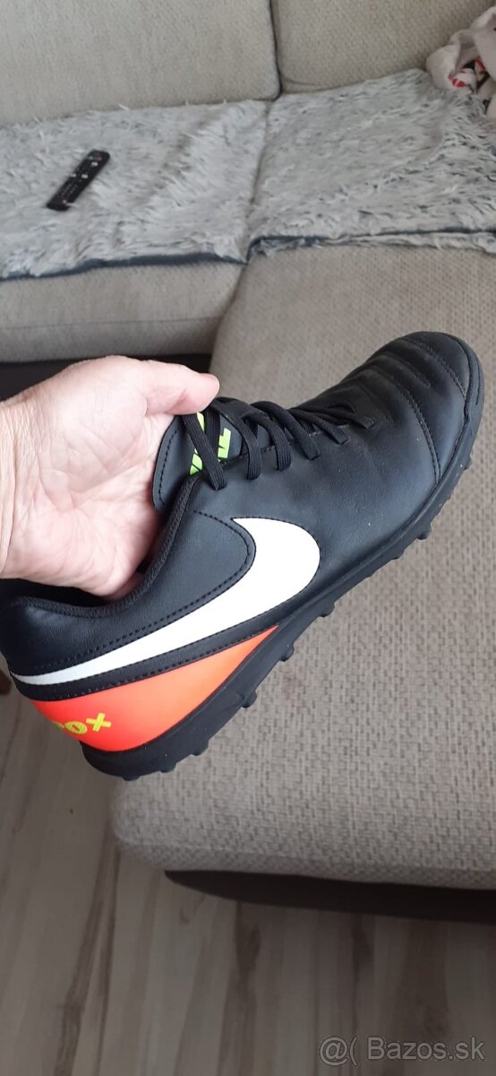 Predám turfy Nike Tiempo