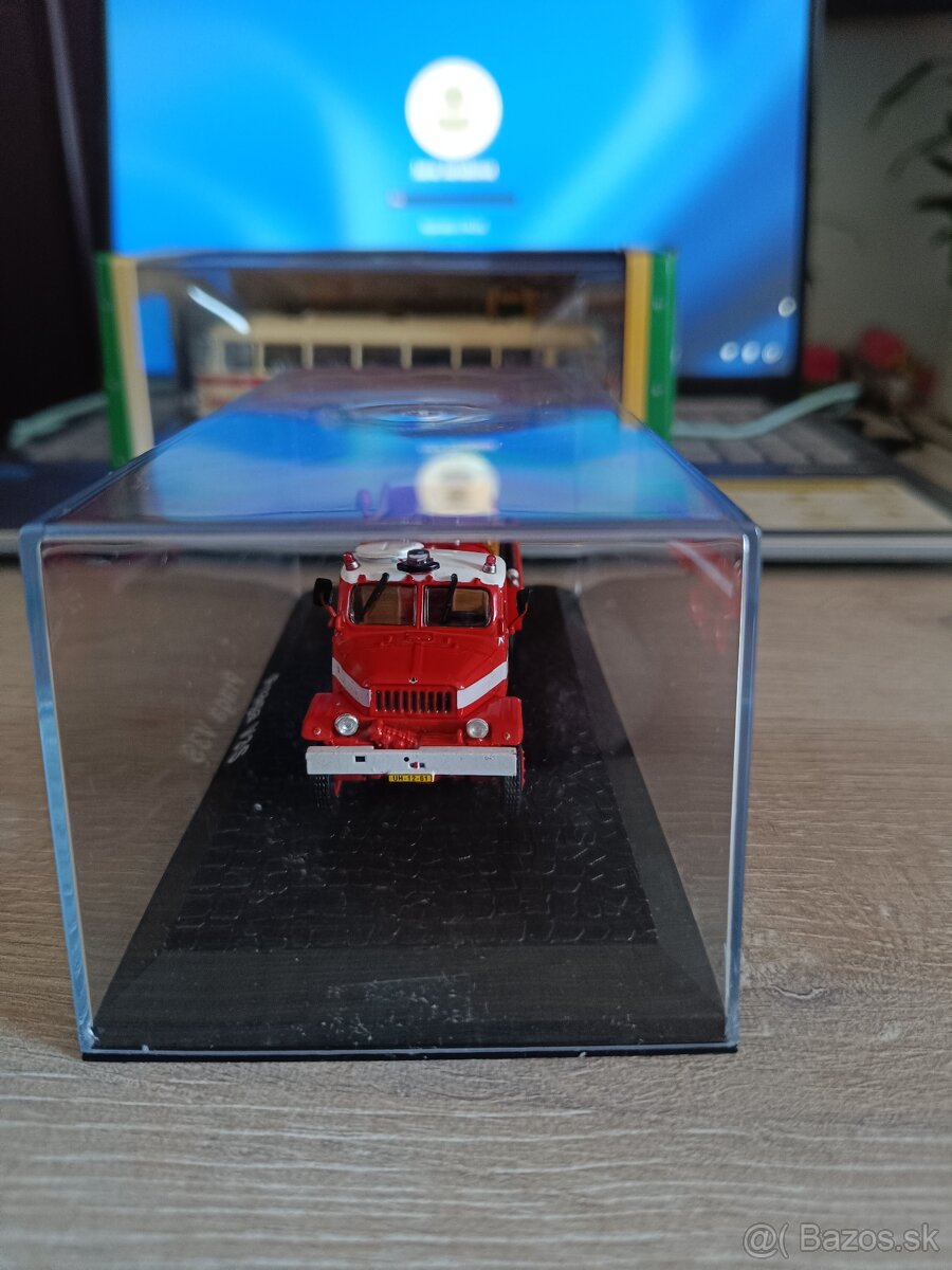 MODELY 1:72 AUTOBUS+V3S