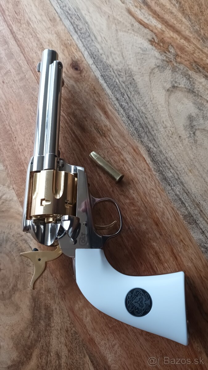 Vzduchovy revolver