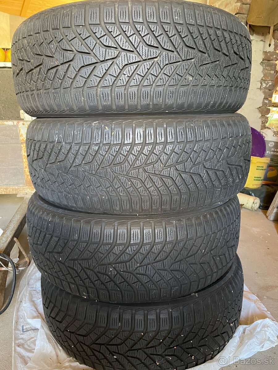 Yokohama 225/55R18 zimne