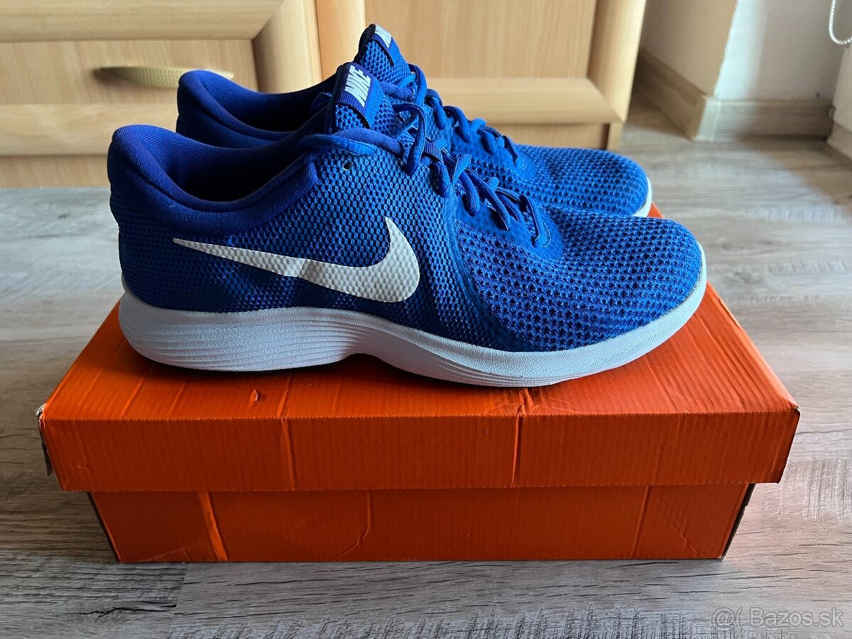 Nike Revolution 4 Royal Blue (modrá)