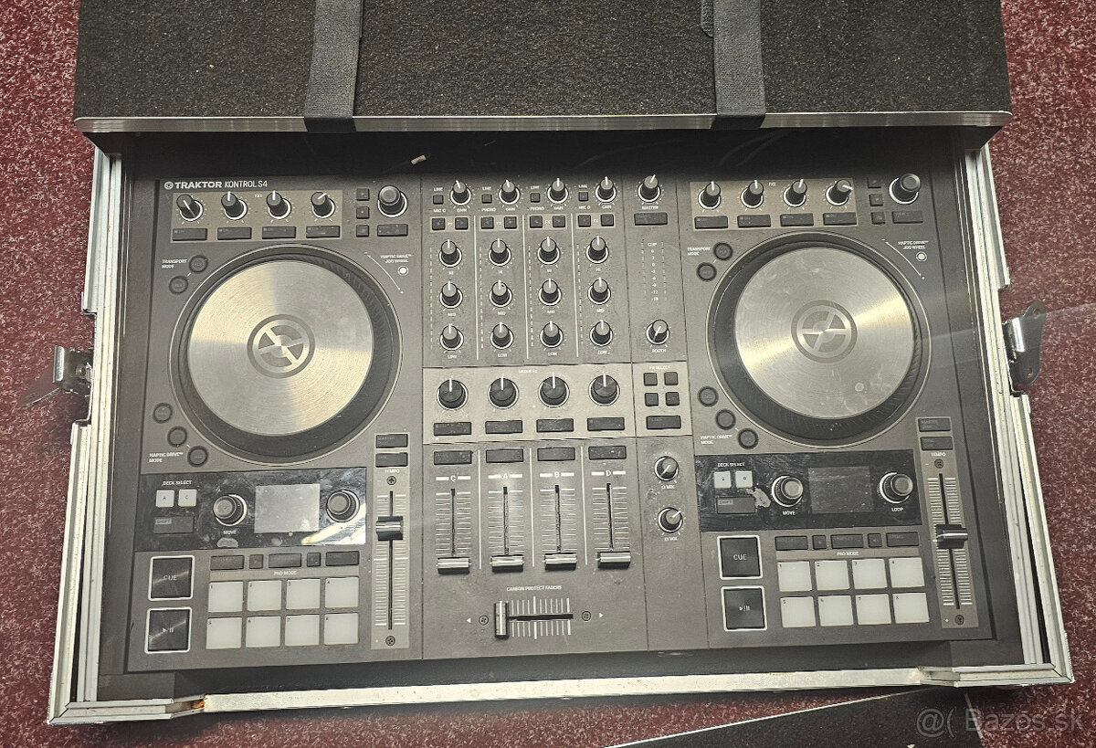 Traktor S4 MK3