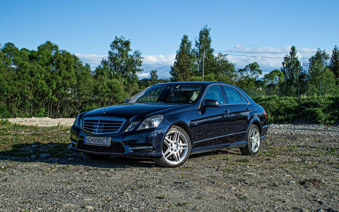 Mercedes-Benz E500 4.7 V8 4matic BlueEFFICIENCY 500HP