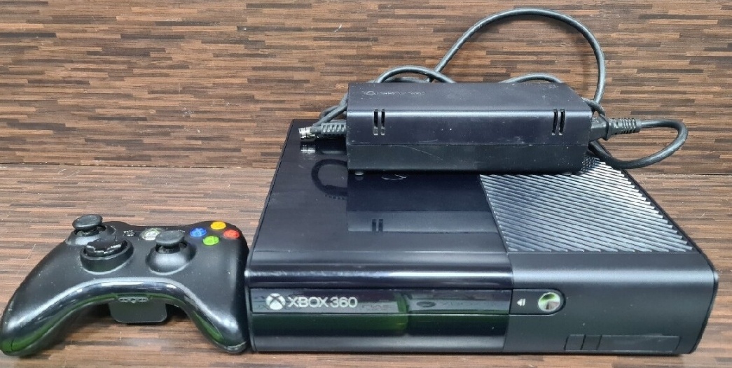 XBOX 360 E s RGH , AURORA, 1Tb HDD + OVLADAC + Kinect