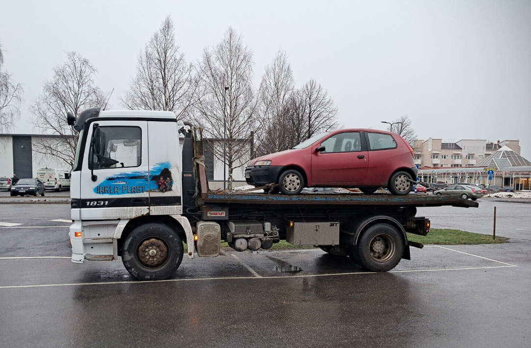 Hakovy nasič Mercedes Actross 1831 4x2 rv:1999