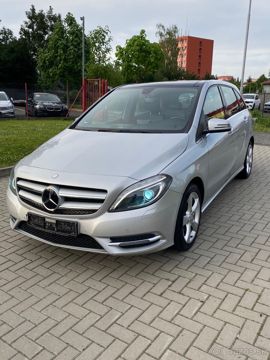 Mercedes B180 90kw—manuál—2014–avantgarde—113.000km