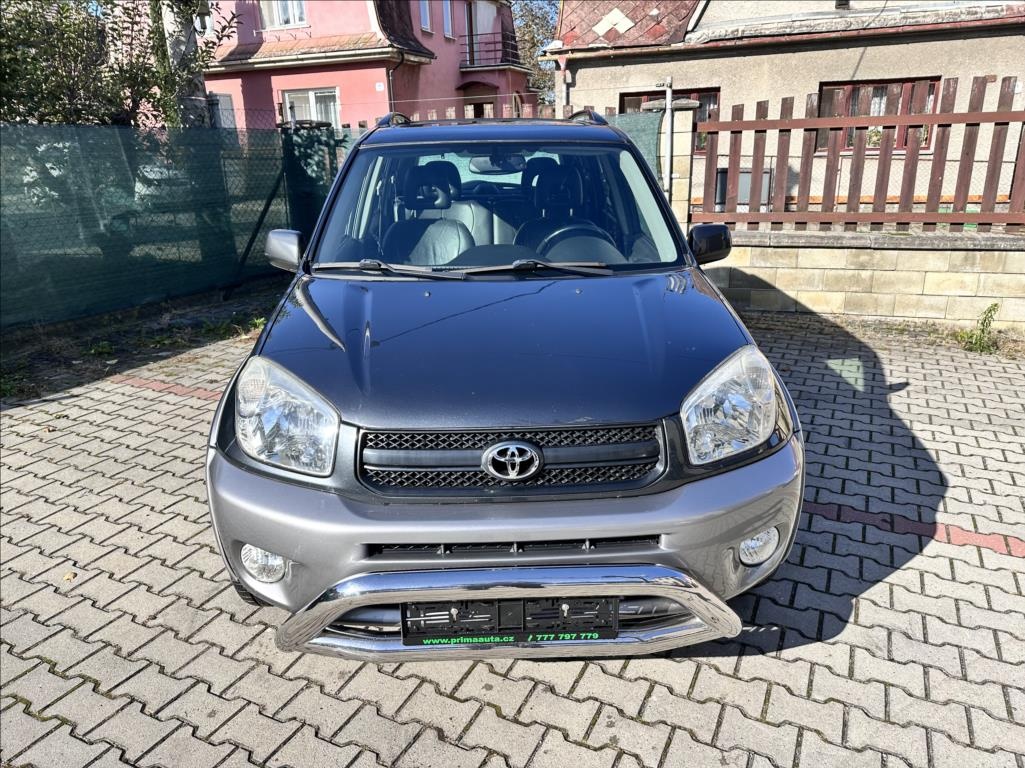 Toyota RAV4 2.0i 16V 4x4 110kW 2005 149366km TAŽNÉ