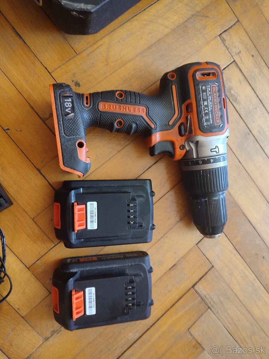 Black+Decker Aku bezuhlíková príklepová vŕtačka BL188