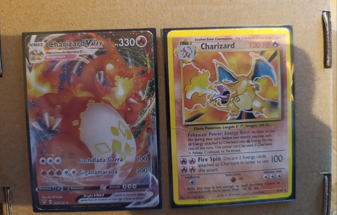 Pokemon TCG (Charizard VMax Charizard 2022)