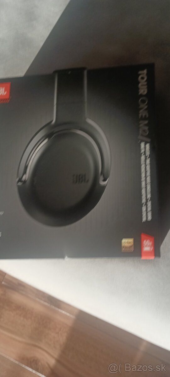 JBL tour one M2