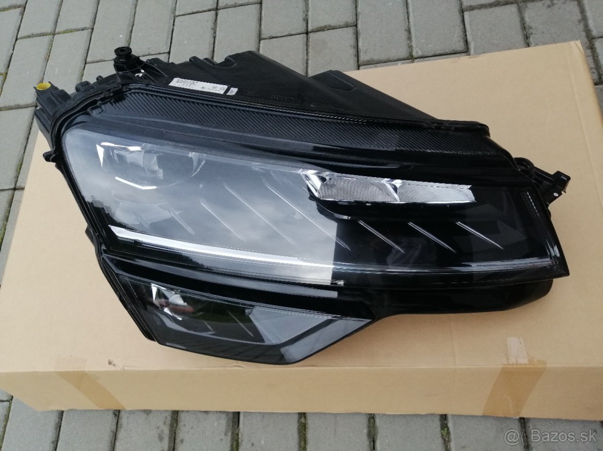 koda KODIAQ Xenon pravý 576941016B,