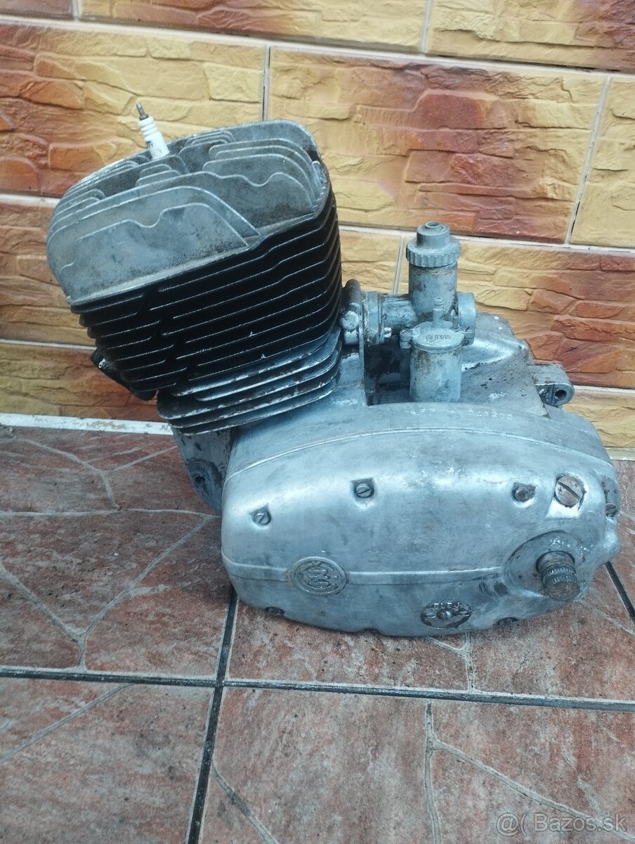 CZ 175/477 motor