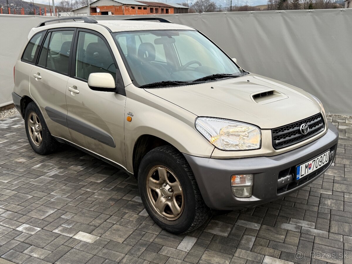 TOYOTA RAV4 2.0D-4D / 4x4 / NOVÉ PNEU / TOP STAV / ŤAŽNÉ /