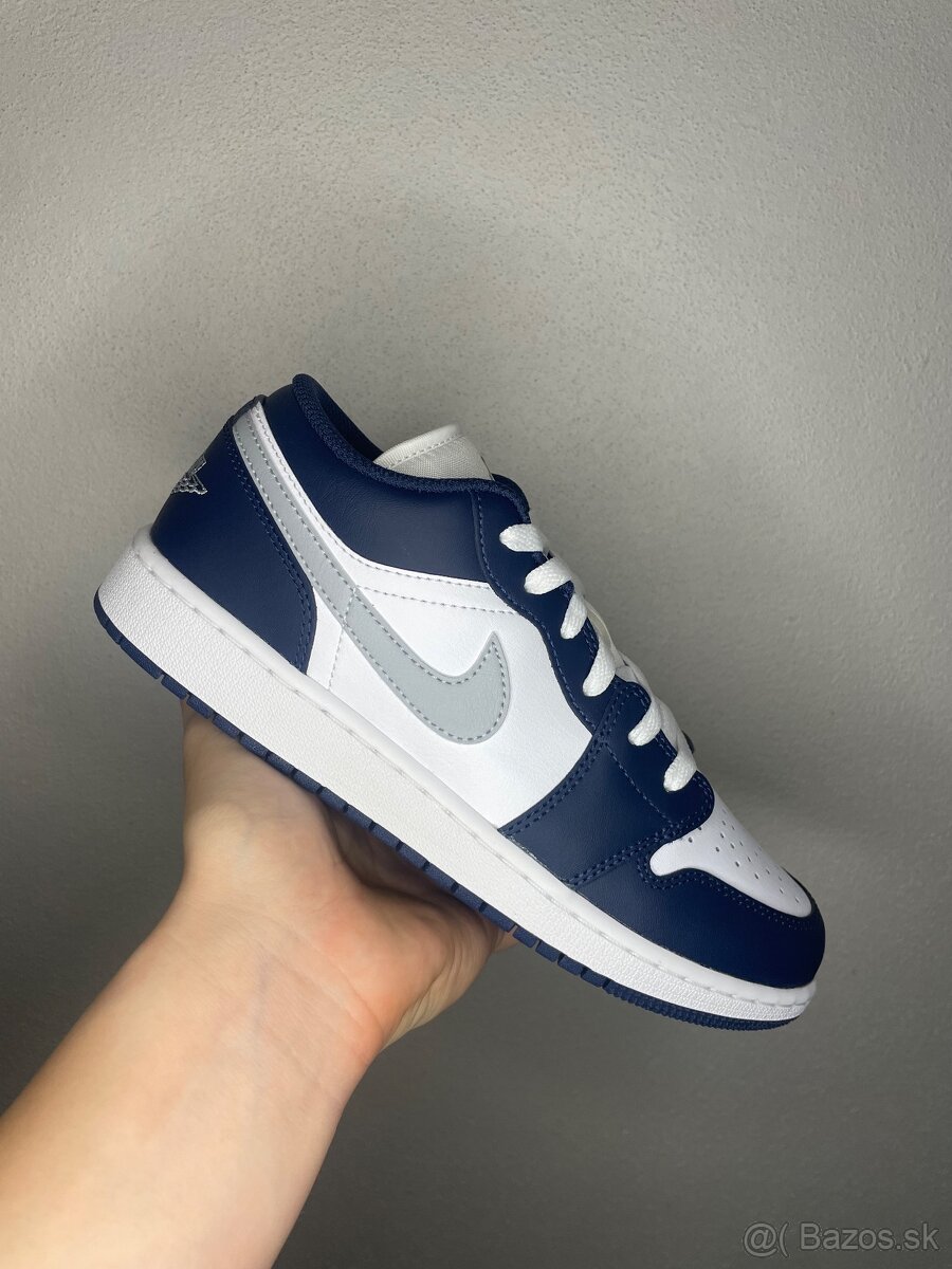 Air Jordan 1 Low Midnight Navy