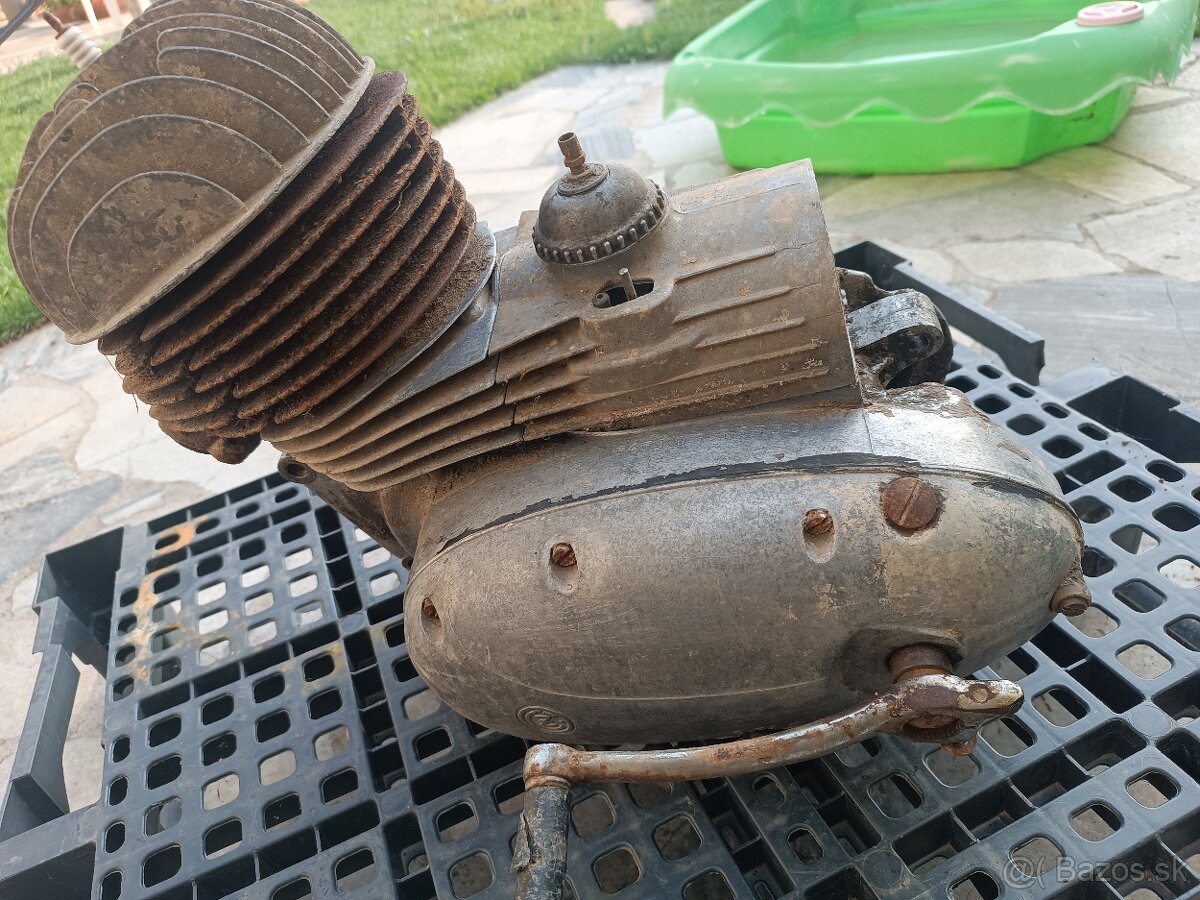 Jawa 175 450 03 motor