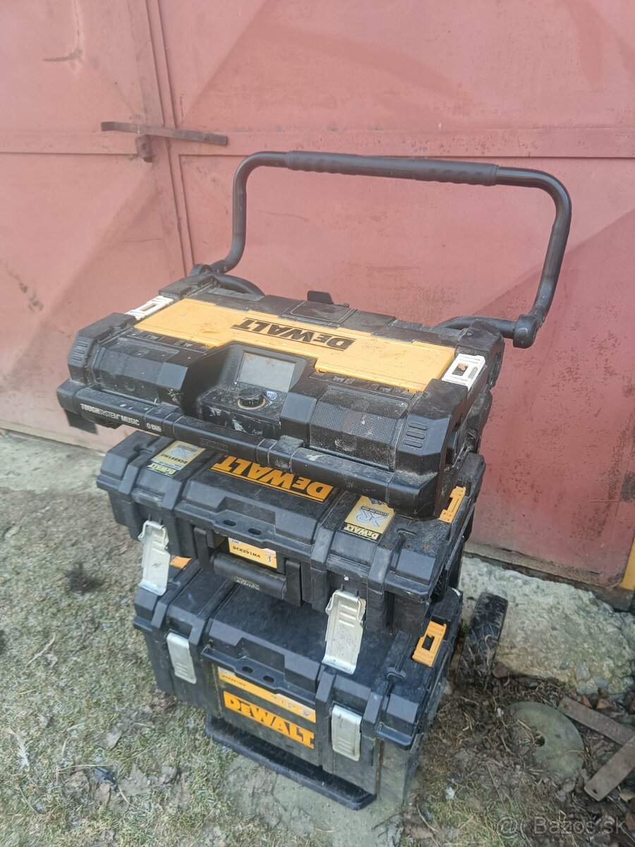 Dewalt tough vozik s radiom