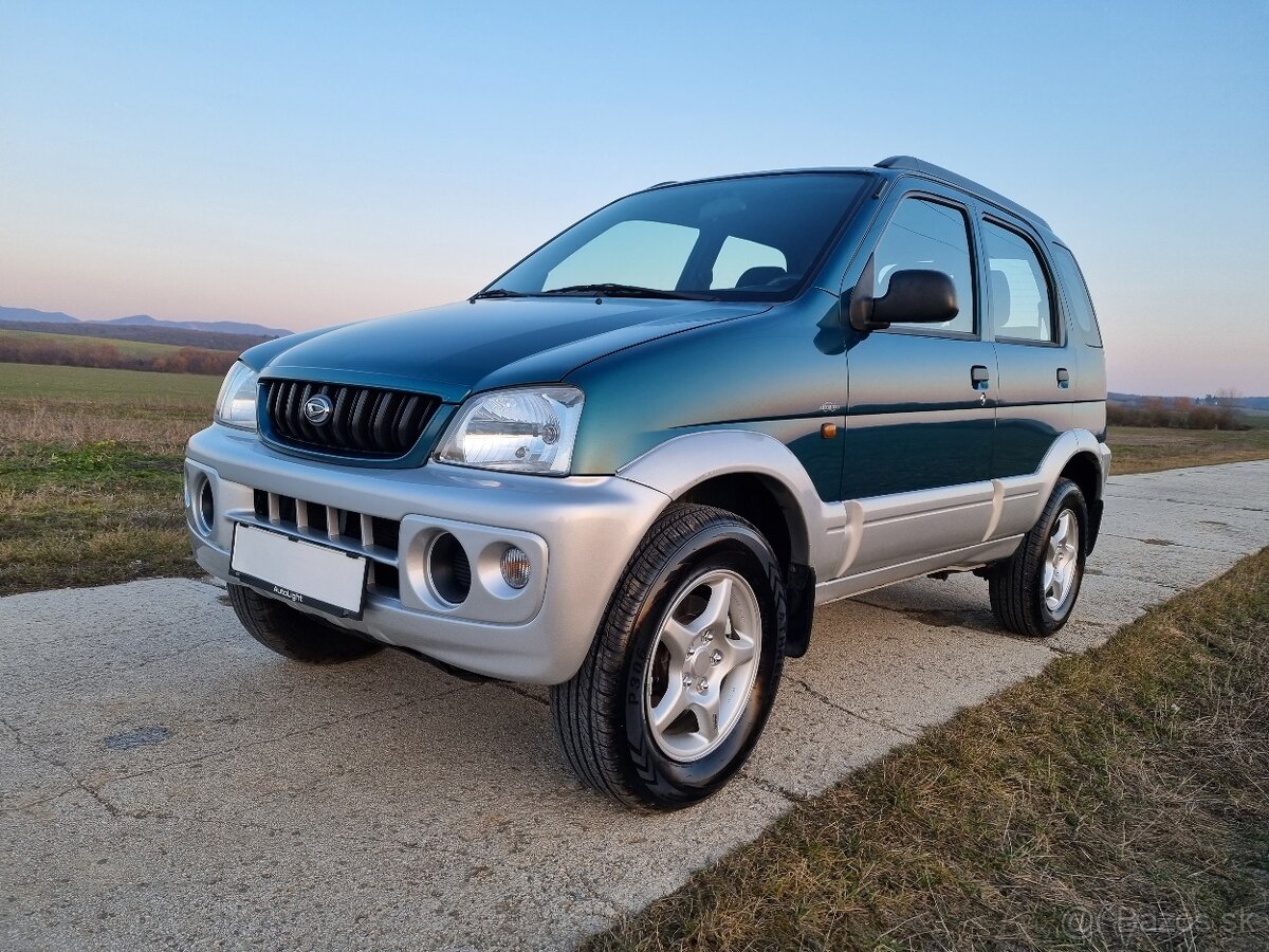 DAIHATSU TERIOS 1,3i . 4x4 . Top stav