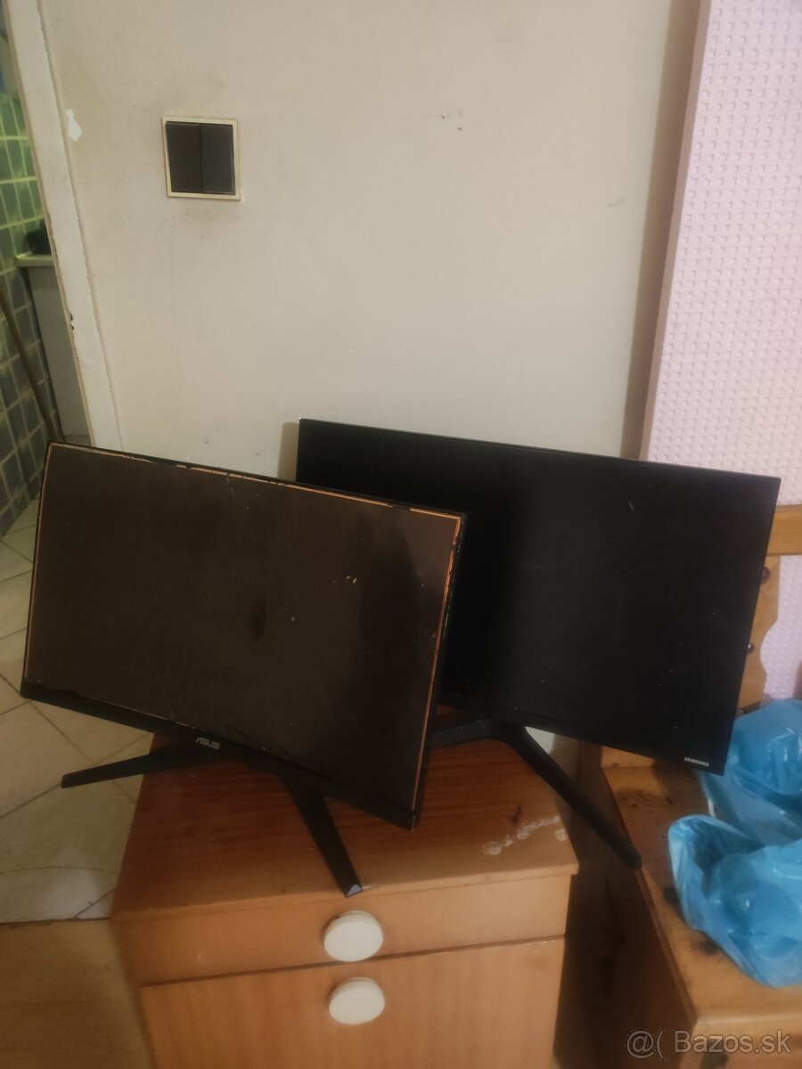 Monitor (pokazeny) 2ks