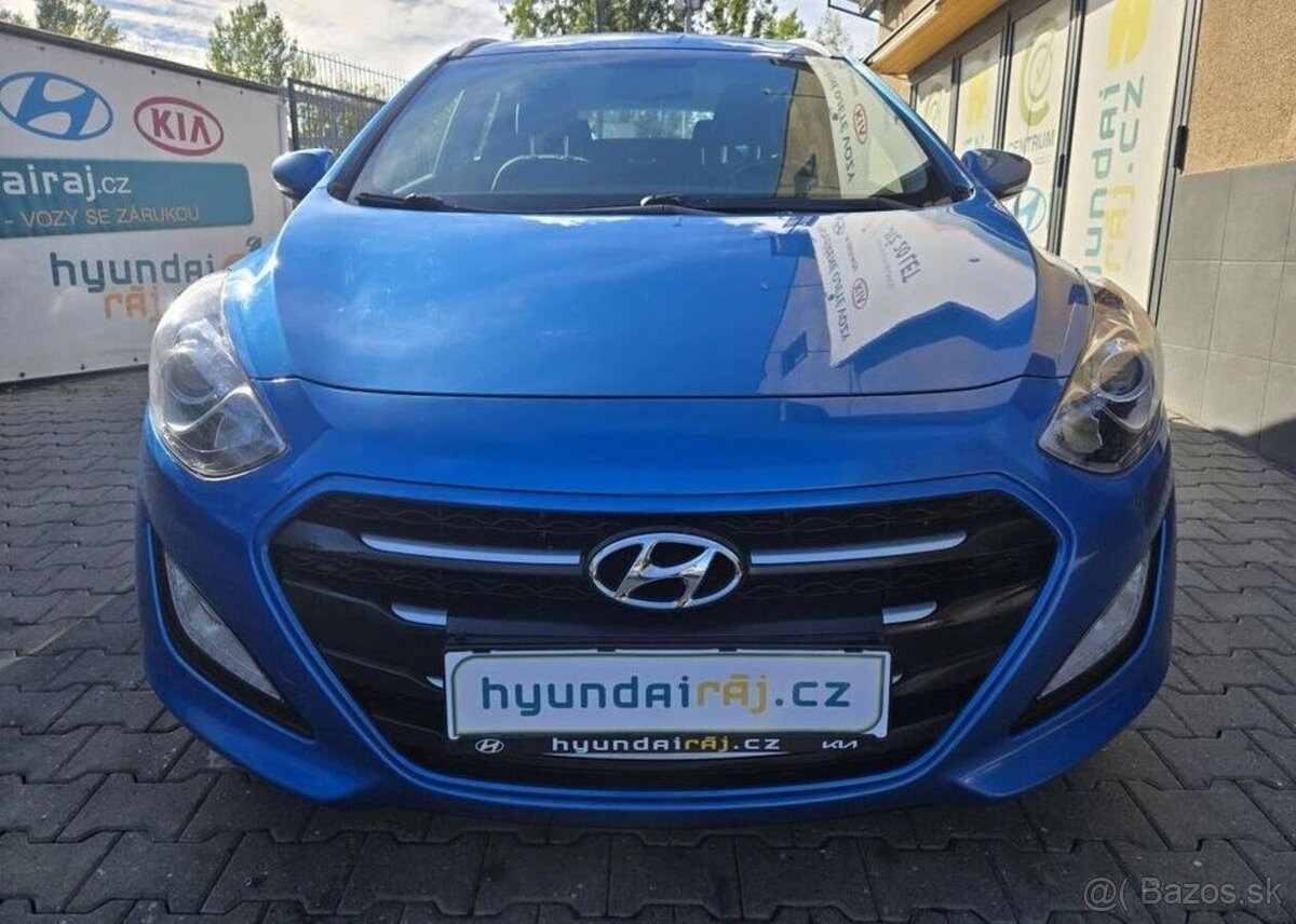 Hyundai i30 1.6VYŠŠÍ VÝBAVA-1.maj.NÍZKÉ KM