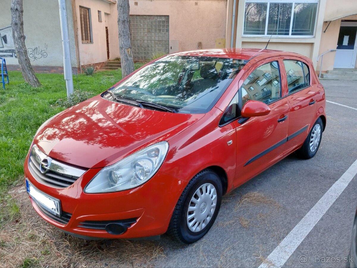 Opel Corsa 1,2 benzín (140 TISÍC KM)