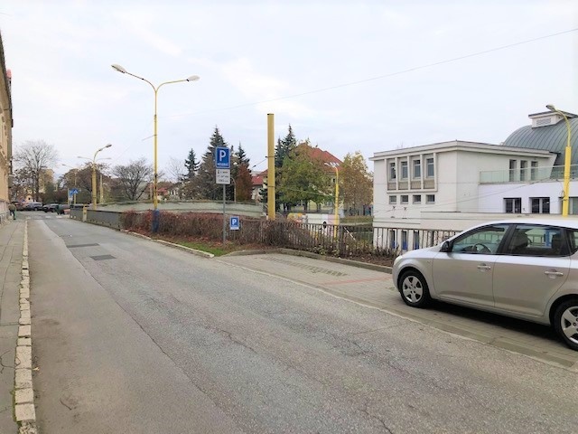 Prenájom PARKOVACIE MIESTO-centrum Štefánikova