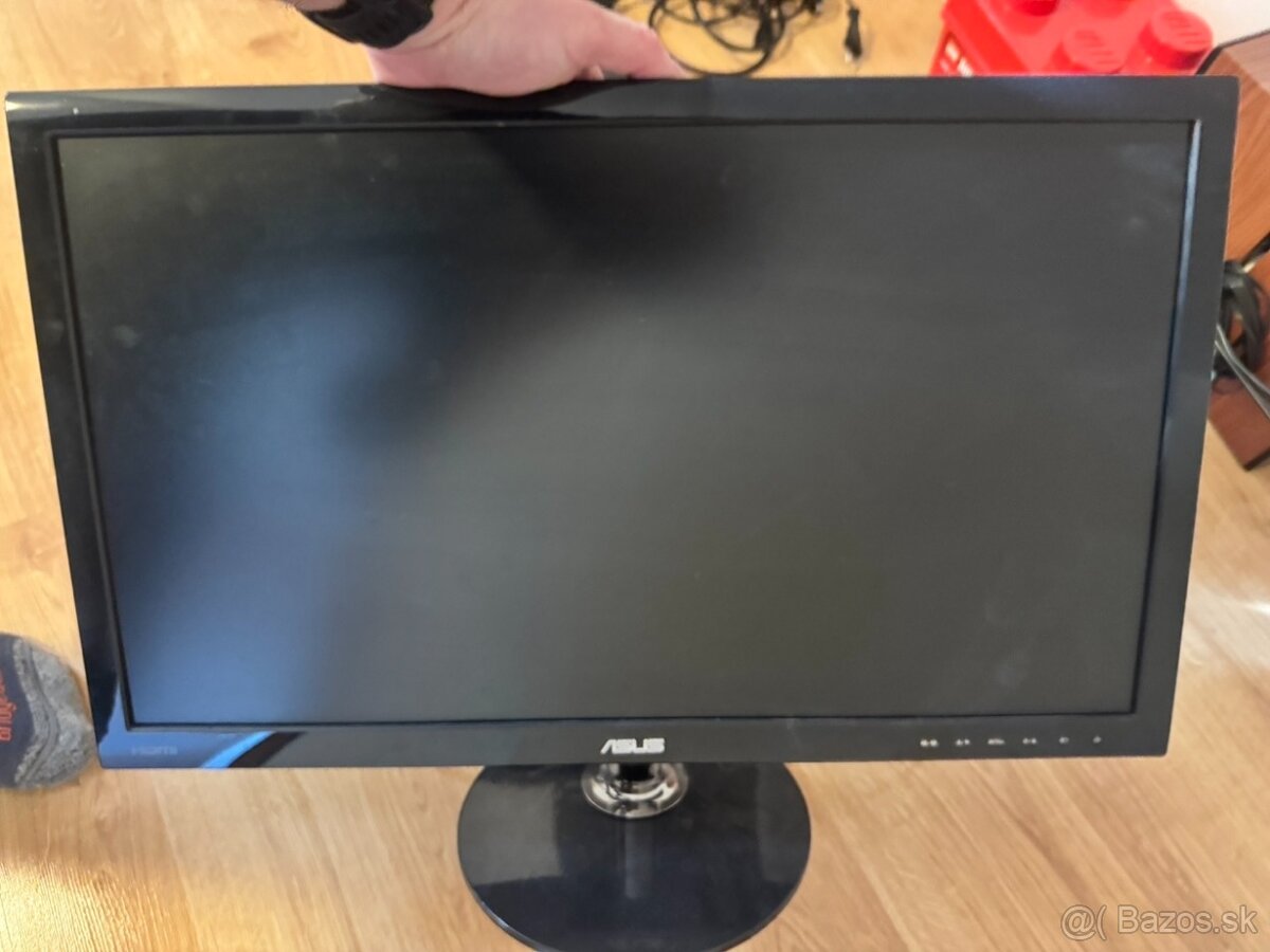 24-palcový Full HD LED Monitor na hranie hier