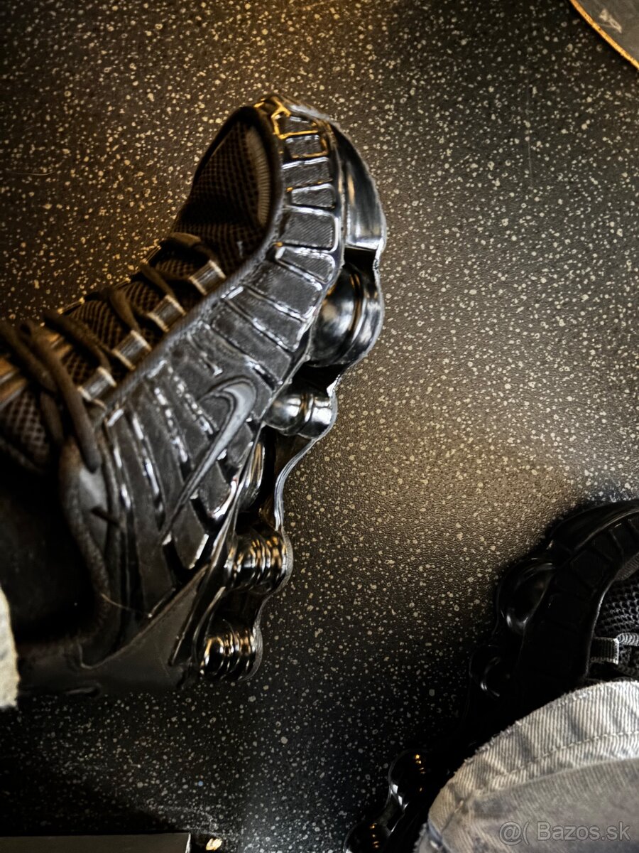 Nike shox black