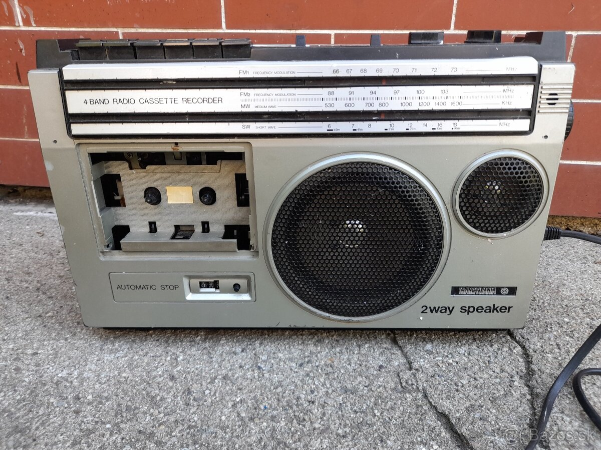 Retro radio