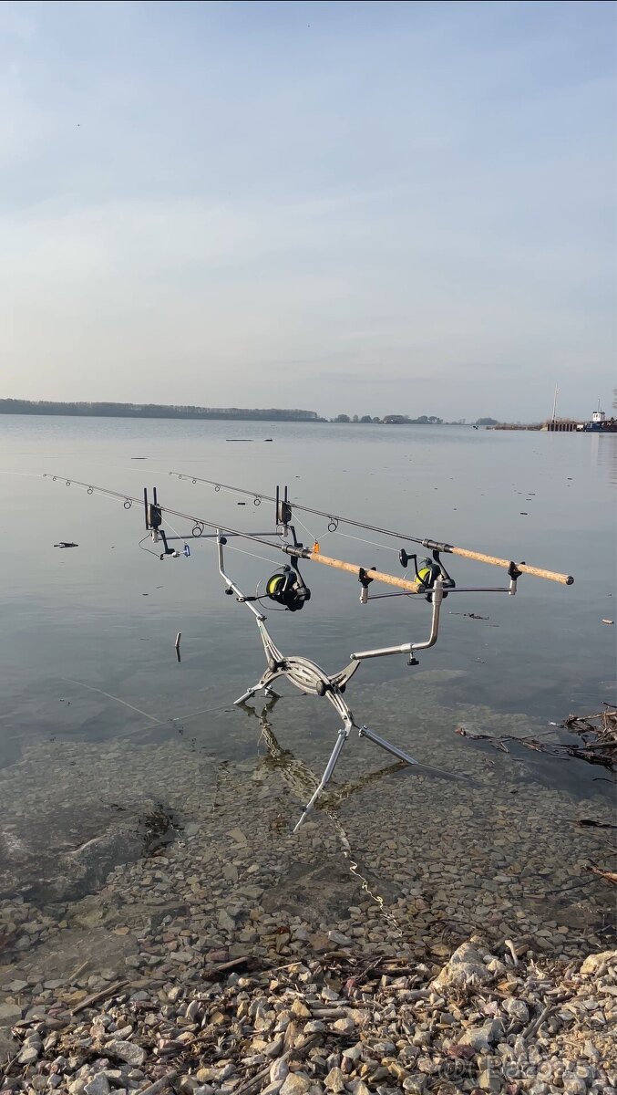 Nerezový stojan FD Fishing