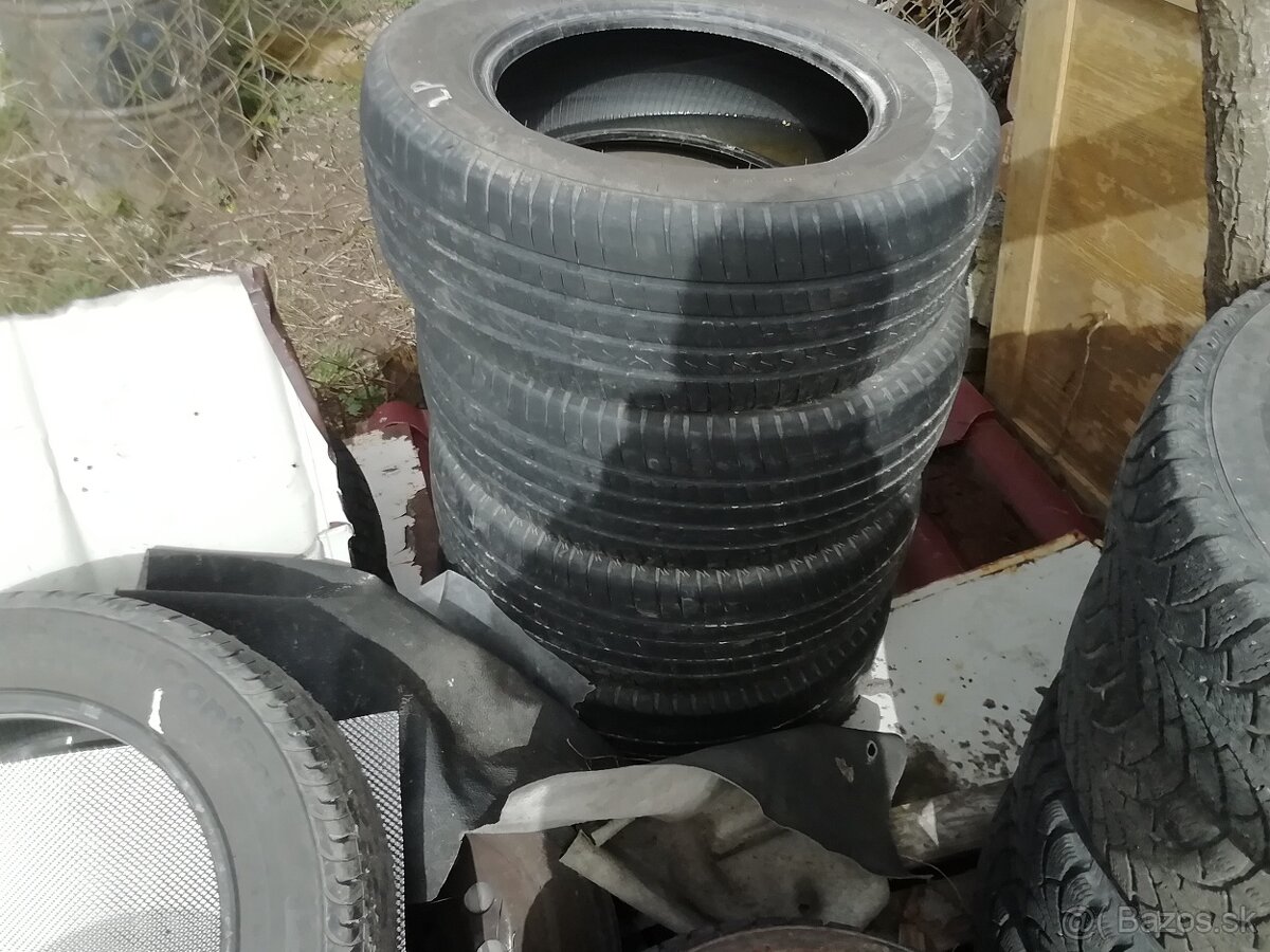 Pneumatiky  235/60 R16